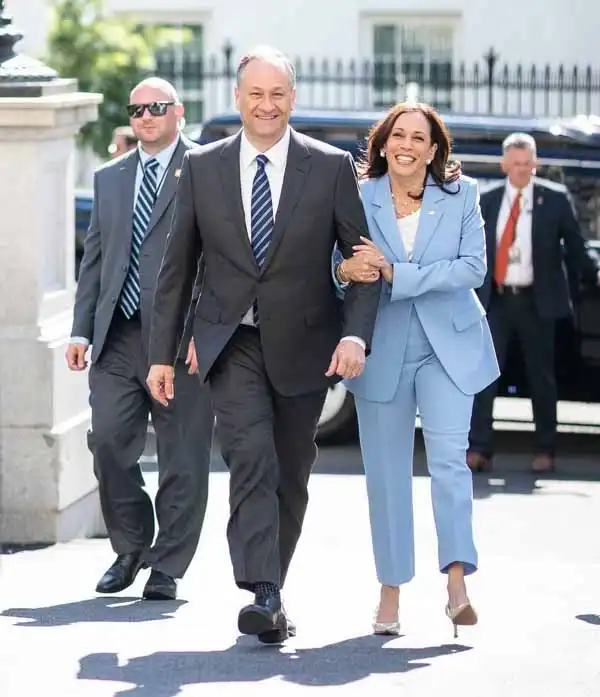 kamala Harris With Husband Image Kamala Harris Age, Party, Money, Love Life