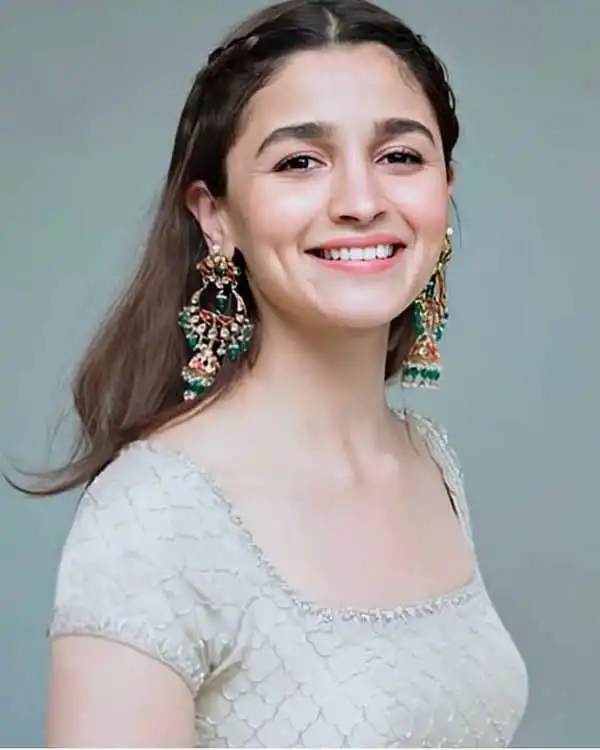 Alia Bhatt Age, Love Life, Money, Secrets & More