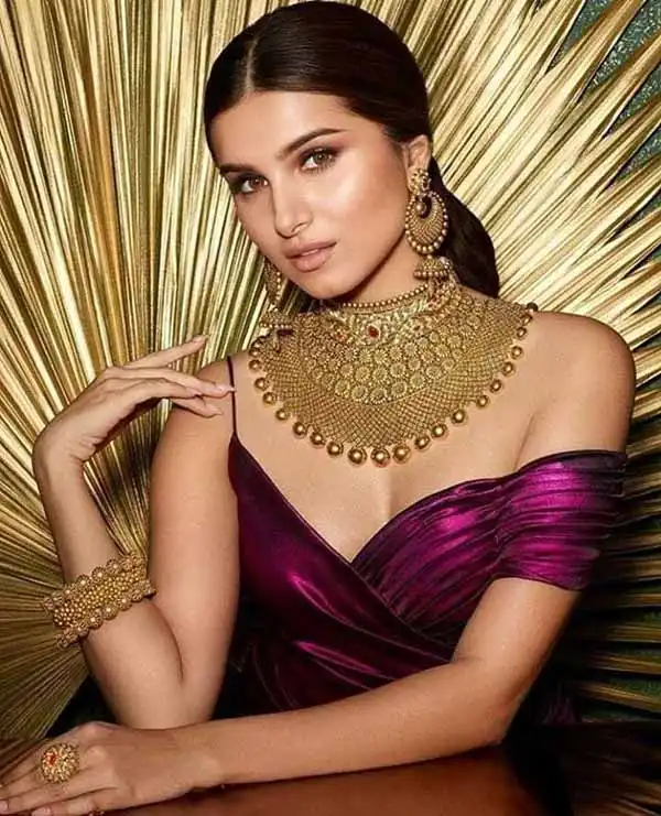 Tara Sutaria Age, Love Life, Money, News 