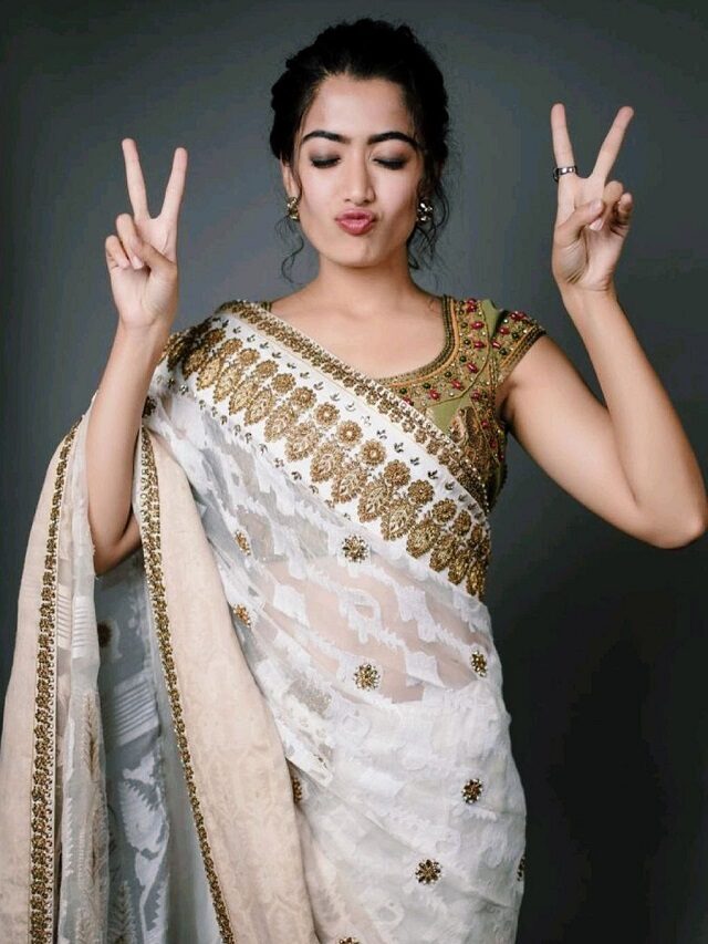 ACTRESS THAT RAISES TEMPERATURE IN SAREE