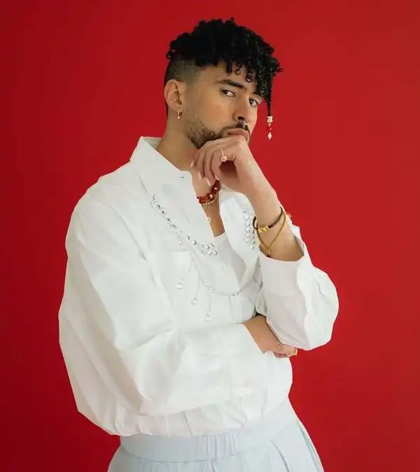 Bad Bunny Age, Height, Shoes, Sunglasses, Albums & More