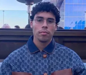 Bad Bunny Age, Height, Shoes, Sunglasses, Albums & More