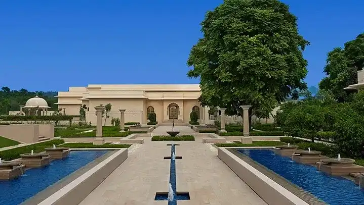 Sidharth Malhotra Age, Height, Movies, Kiara Advani, Father & Net Worth 11 Main Courtyard