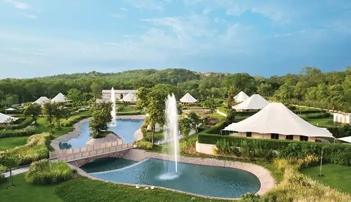 Sidharth Malhotra Age, Height, Movies, Kiara Advani, Father & Net Worth 10 Resort