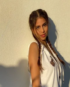 Suhana Khan Biography, Age, Height, Boyfriend, Photos & More 4 Suhana 4