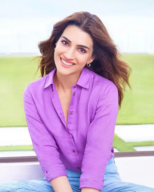 Kriti Sanon Age, Height, Net Worth, Movies List & Much More