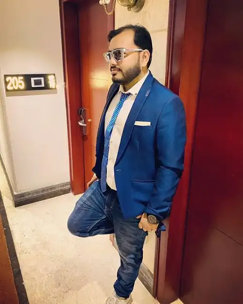 Alakh Pandey PhysicsWallah, Age, Height, Net Worth & Wife