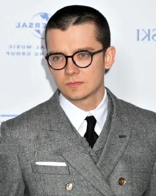 Asa Butterfield Age, Height, Girlfriend, Movies And TV Shows