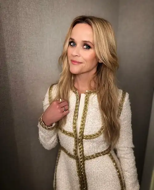 Reese Witherspoon Age, Height, Feet, Hairstyle & Daughter