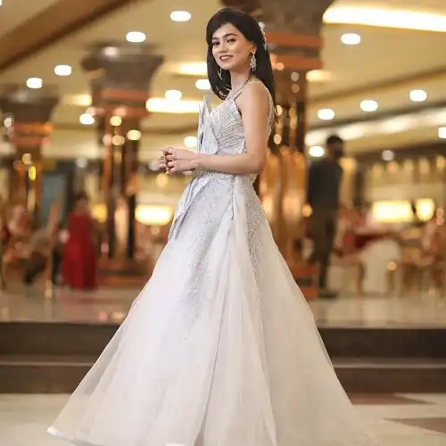 Shivani Dubey Journalist, Age, Marriage, Parents & Biography