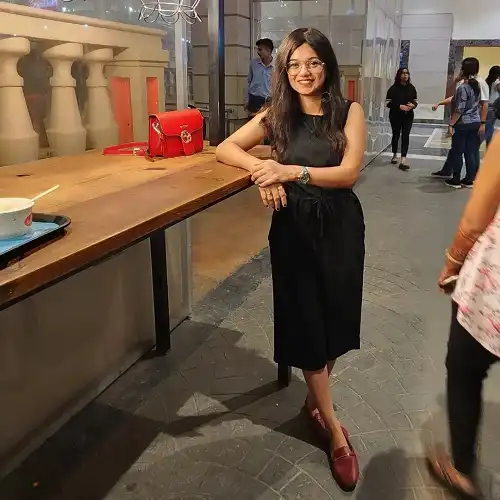 Shivani Dubey Journalist, Age, Marriage, Parents & Biography