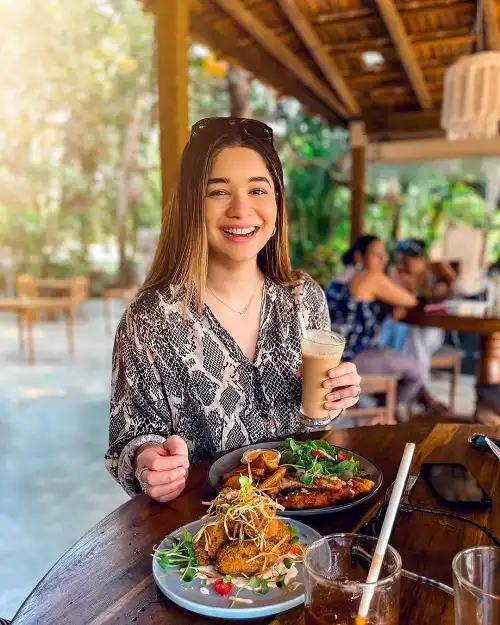 Sara Tendulkar Age, Height, Boyfriend, Father & Biography