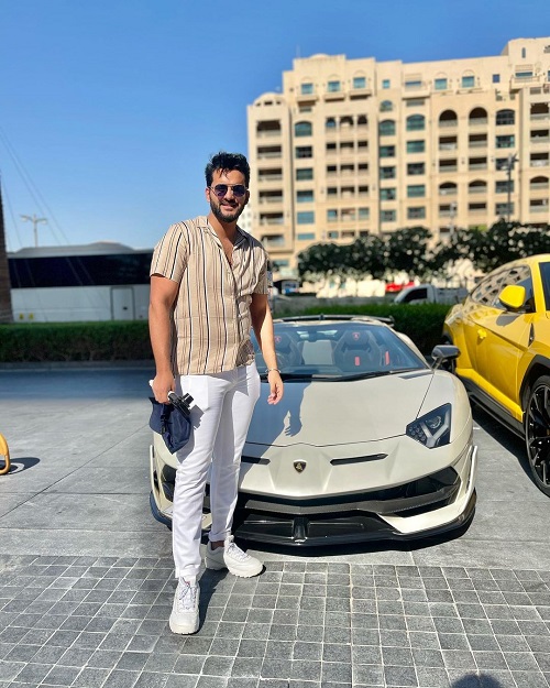 Abhishek Malhan With lamborghini Car Image Abhishek Malhan (Fukra Insaan) Age, Height, Gf, & Biography