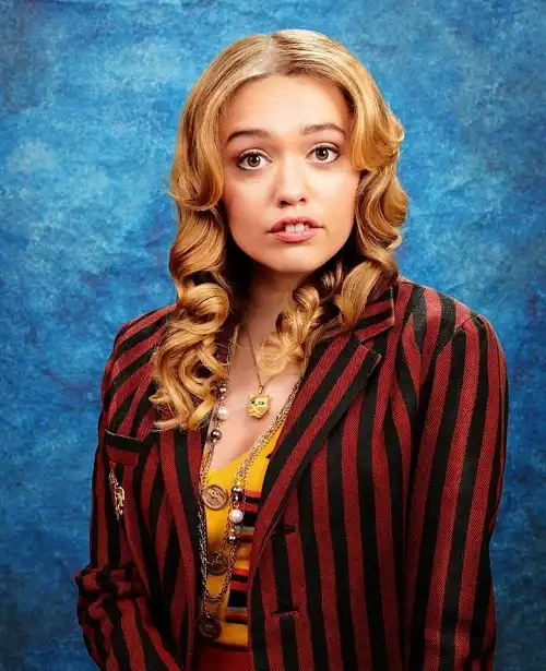 Aimee Lou Wood Age, Height, Series, Bf, Cabaret & Biography