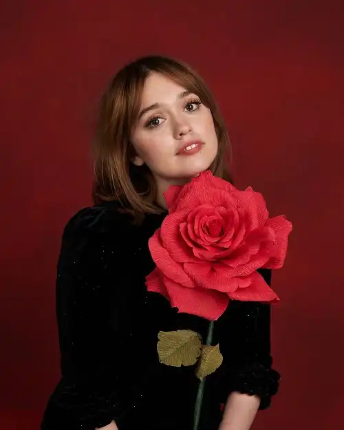 Aimee Lou Wood Cute Image Aimee Lou Wood Age, Height, Series, Bf, Cabaret & Biography