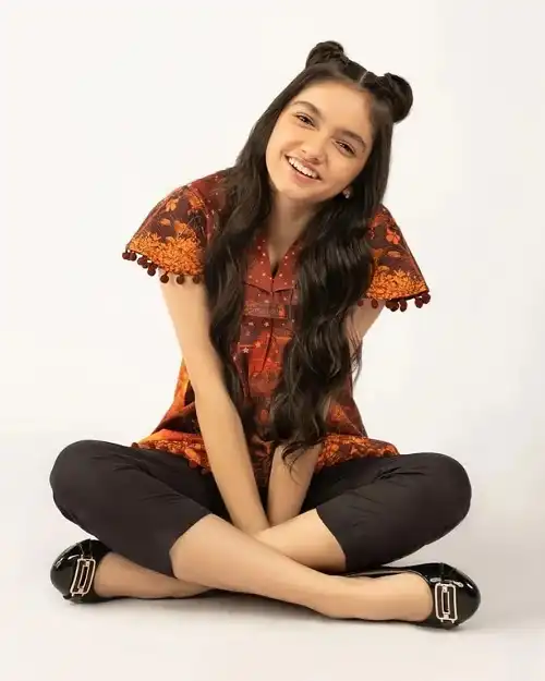 Aina Asif (Pakistani Actress) Age, Viral, Sister & Biography