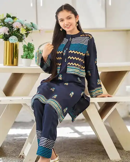 Aina Asif (Pakistani Actress) Age, Viral, Sister &  Biography