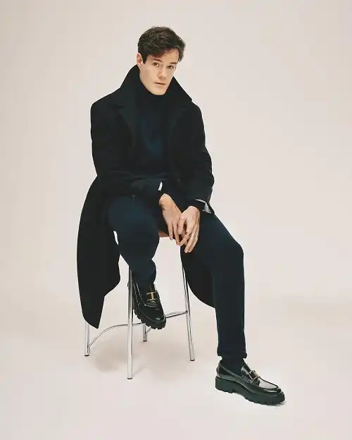 Connor Swindells Age, Height, Sex Education & Biography