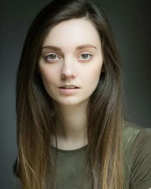 Tanya Reynolds Age, Height In Feet, Partner, Series & Bio