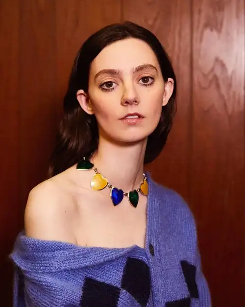 Tanya Reynolds Age, Height In Feet, Partner, Series & Bio