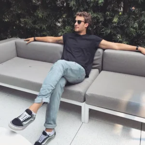 Jonas Bloquet Age, Height, Movies, Wife, Movies & Biography 2 Snapinsta.app 38768809 257691668103653 1933992475416063783 n 1080