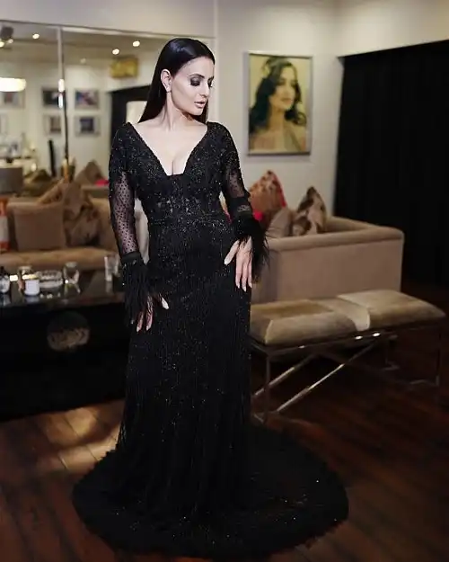 Ameesha Patel Age, Height, Husband, Marriage, Movies & Biography