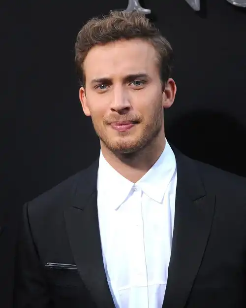 Jonas Bloquet Image Jonas Bloquet Age, Height, Movies, Wife, Movies & Biography