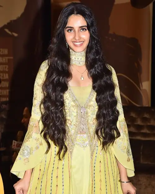 Simrat Kaur Age, Height, Relationships, Movies & Biography