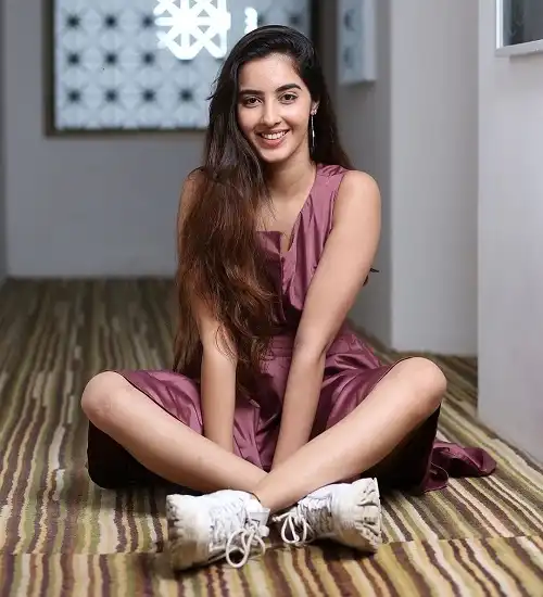 Simrat Kaur Age, Height, Relationships, Movies & Biography