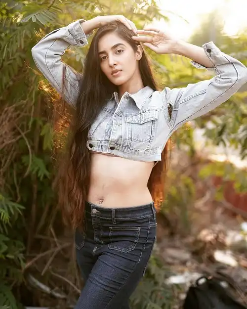 Simrat Kaur Age, Height, Relationships, Movies & Biography