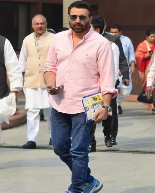 Sunny Deol Image Sunny Deol Age 2023, Mother, Wife Name, Movies & Biography