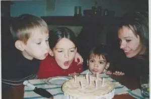 Childhood pic of Emma Mackey