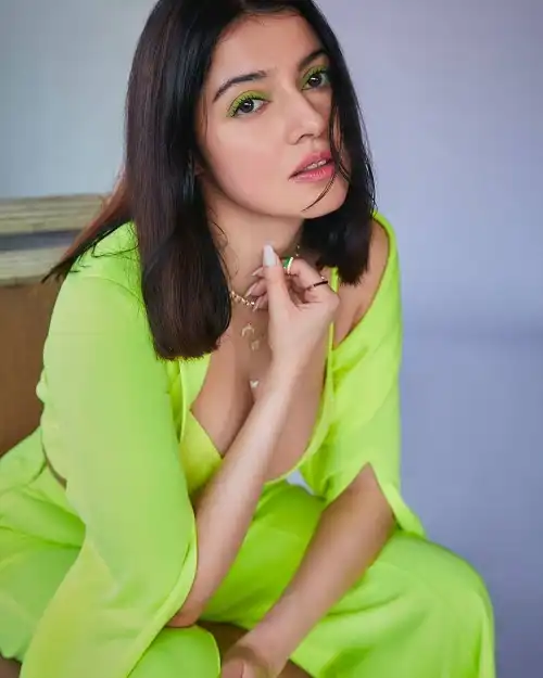 Divya Khosla Kumar Age, Height, Songs, Parents, Husband & Biography
