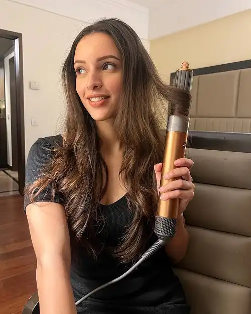 Tripti Dimri Age, Height, Boyfriend, Net Worth & Biography