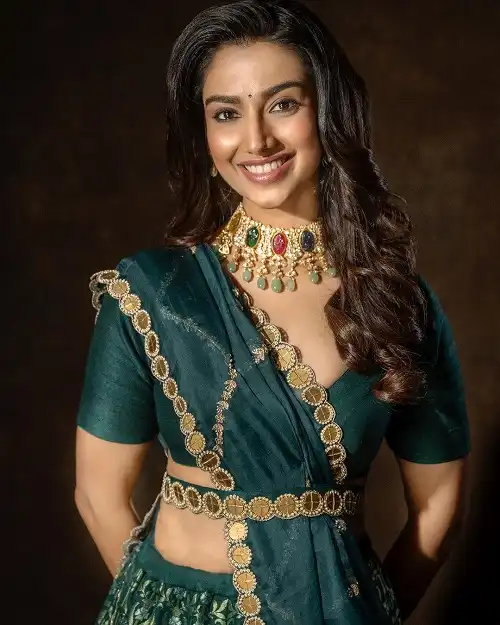 Meenakshi Chaudhary Age, Height In Feet, Movies & Biography