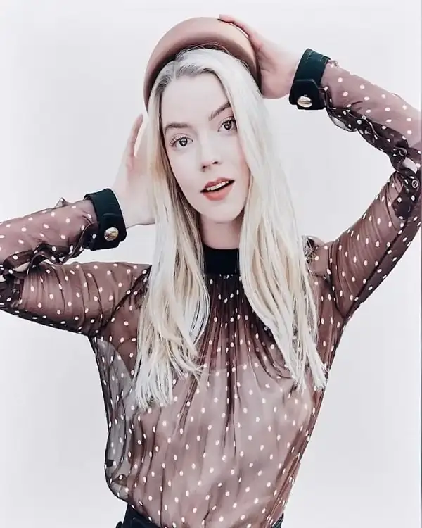 Anya Taylor-Joy Age, Height, Eyes, Feet, Teeth, Movies and Tv shows