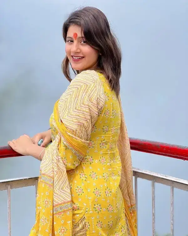 Anjali Arora Age, Instagram, Viral Video, News, Salary & More