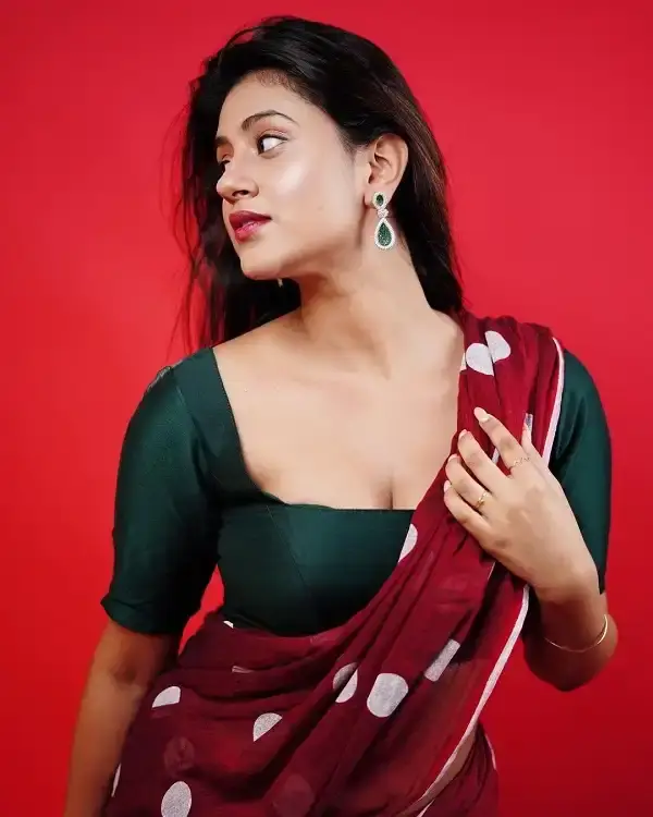 Anjali Arora Age, Instagram, Viral Video, News, Salary & More