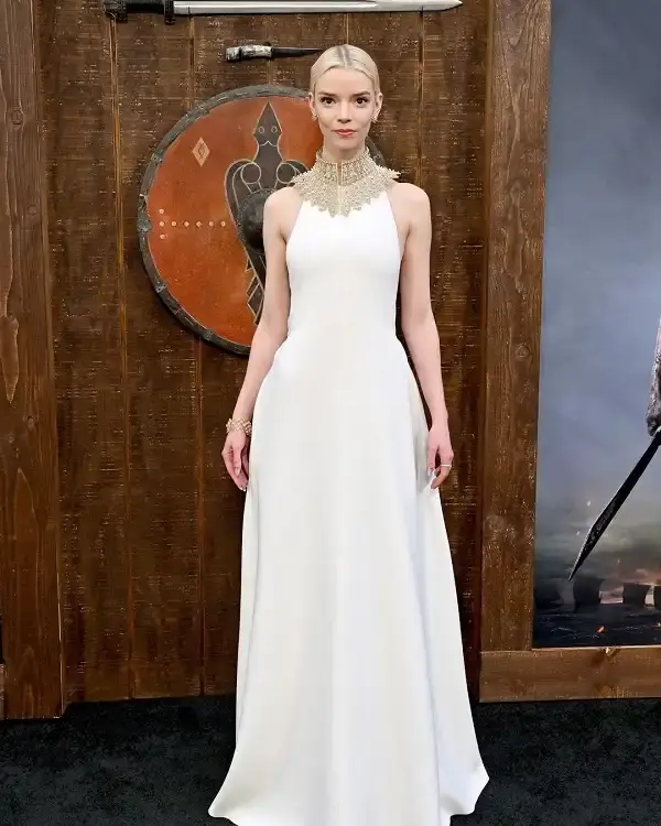 Anya Taylor-Joy Age, Height, Eyes, Feet, Teeth, Movies and Tv Shows