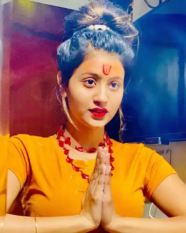 Anjali Arora Age, Instagram, Viral Video, News, Salary & More